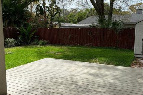 House in Tampa, Florida 3 bedrooms, 190.64 sq.m. № 1916927 - photo 17
