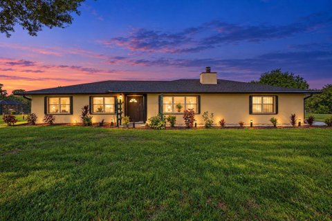 House in St. Lucie, Florida 3 bedrooms, 197.88 sq.m. № 2378656