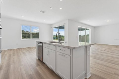 House in Lake Alfred, Florida 5 bedrooms, 317.35 sq.m. № 1903681 - photo 3