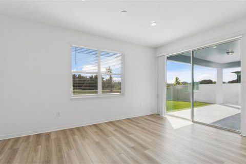 House in Lake Alfred, Florida 5 bedrooms, 317.35 sq.m. № 1903681 - photo 4