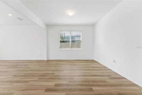House in Lake Alfred, Florida 5 bedrooms, 317.35 sq.m. № 1903681 - photo 8