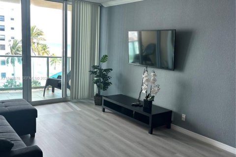Copropriété à louer à Hollywood, Floride: 1 chambre, 77.57 m2 № 2152893 - photo 12