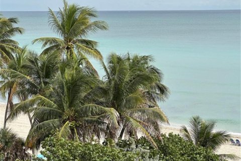 Condo à Hollywood, Floride, 1 chambre  № 2152893