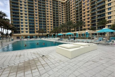 Copropriété à louer à Hollywood, Floride: 1 chambre, 77.57 m2 № 2152893 - photo 3