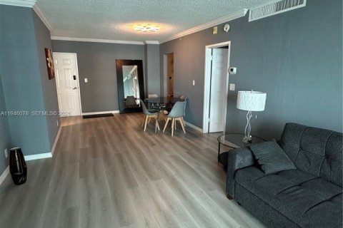 Copropriété à louer à Hollywood, Floride: 1 chambre, 77.57 m2 № 2152893 - photo 7