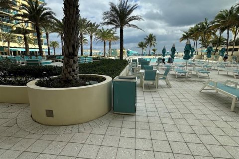 Copropriété à louer à Hollywood, Floride: 1 chambre, 77.57 m2 № 2152893 - photo 2