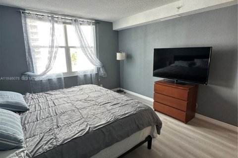 Copropriété à louer à Hollywood, Floride: 1 chambre, 77.57 m2 № 2152893 - photo 9
