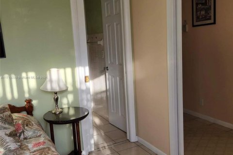House in Delray Beach, Florida 2 bedrooms, 87.7 sq.m. № 1860482 - photo 7