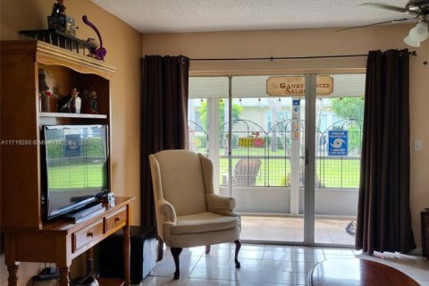 House in Delray Beach, Florida 2 bedrooms, 87.7 sq.m. № 1860482 - photo 23