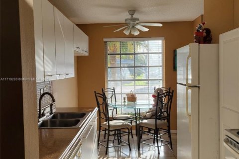 House in Delray Beach, Florida 2 bedrooms, 87.7 sq.m. № 1860482 - photo 14