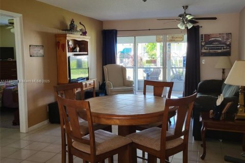 House in Delray Beach, Florida 2 bedrooms, 87.7 sq.m. № 1860482 - photo 15