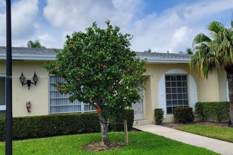House in Delray Beach, Florida 2 bedrooms, 87.7 sq.m. № 1860482 - photo 4