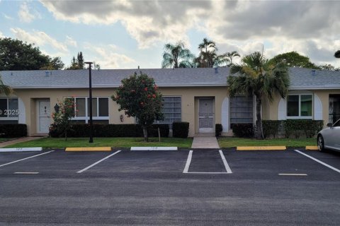 House in Delray Beach, Florida 2 bedrooms, 87.7 sq.m. № 1860482 - photo 3