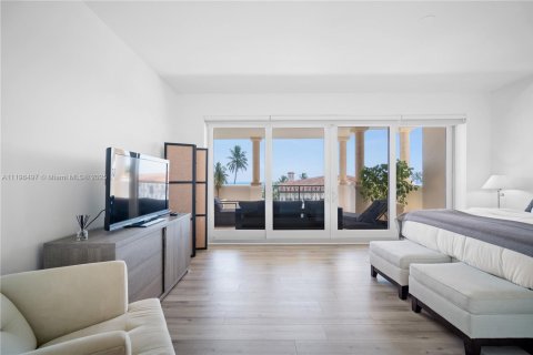 Copropriété à louer à Fisher Island, Floride: 3 chambres, 170.75 m2 № 1979314 - photo 21