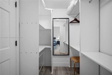 Copropriété à louer à Fisher Island, Floride: 3 chambres, 170.75 m2 № 1979314 - photo 18