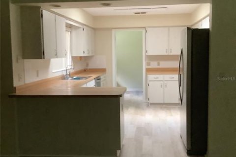 House in Ridge Manor, Florida 2 bedrooms, 190.91 sq.m. № 2296973 - photo 11