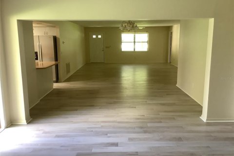 House in Ridge Manor, Florida 2 bedrooms, 190.91 sq.m. № 2296973 - photo 18