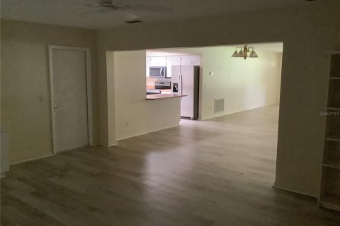 House in Ridge Manor, Florida 2 bedrooms, 190.91 sq.m. № 2296973 - photo 14