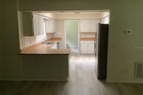 House in Ridge Manor, Florida 2 bedrooms, 190.91 sq.m. № 2296973 - photo 10