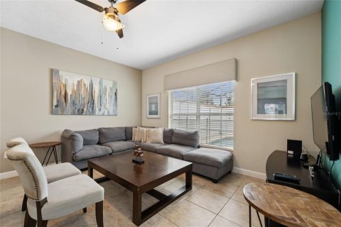 Adosado en venta en Kissimmee, Florida, 4 dormitorios, 177.81 m2 № 1839846 - foto 8
