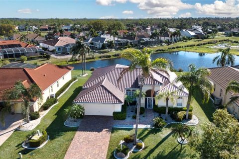 House in Sun City Center, Florida 3 bedrooms, 196.67 sq.m. № 1577128 - photo 4