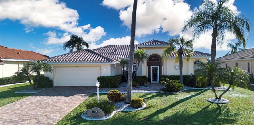 House in Sun City Center, Florida 3 bedrooms, 196.67 sq.m. № 1577128
