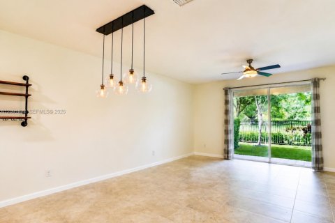 Touwnhouse à vendre à Deerfield Beach, Floride: 3 chambres, 146.04 m2 № 2375298 - photo 11
