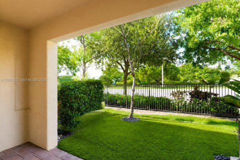Touwnhouse à vendre à Deerfield Beach, Floride: 3 chambres, 146.04 m2 № 2375298 - photo 16