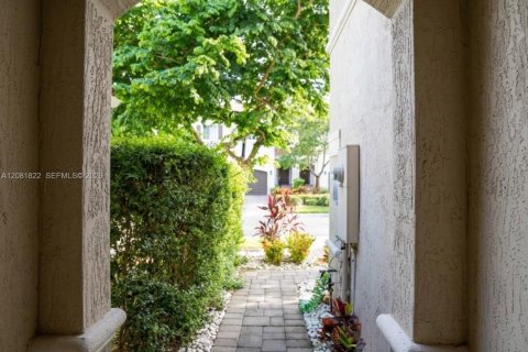 Touwnhouse à vendre à Deerfield Beach, Floride: 3 chambres, 146.04 m2 № 2375298 - photo 6