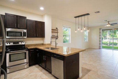 Touwnhouse à vendre à Deerfield Beach, Floride: 3 chambres, 146.04 m2 № 2375298 - photo 8