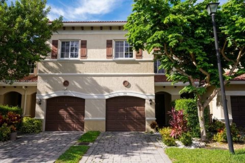 Touwnhouse à Deerfield Beach, Floride 3 chambres, 146.04 m2 № 2375298