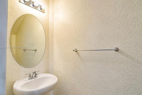 Touwnhouse à vendre à Deerfield Beach, Floride: 3 chambres, 146.04 m2 № 2375298 - photo 22
