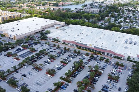 Immobilier commercial à vendre à Miramar, Floride № 2170442 - photo 18