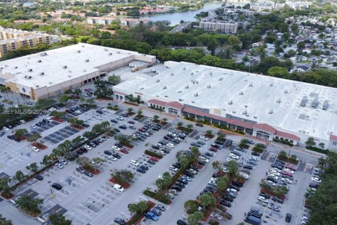 Immobilier commercial à vendre à Miramar, Floride № 2170442 - photo 19