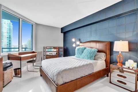 Купить кондоминиум в Майами, Флорида 2 спальни, 113.99м2, № 1933459 - фото 19