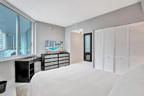 Купить кондоминиум в Майами, Флорида 2 спальни, 113.99м2, № 1933459 - фото 15