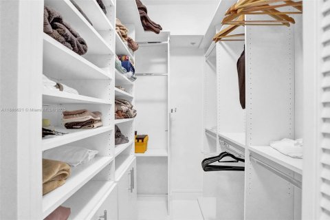 Купить кондоминиум в Майами, Флорида 2 спальни, 113.99м2, № 1933459 - фото 20