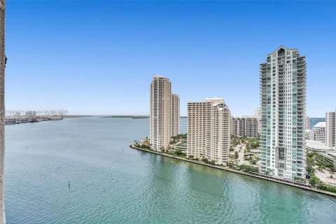 Купить кондоминиум в Майами, Флорида 2 спальни, 113.99м2, № 1933459 - фото 30