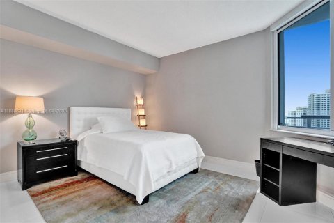 Купить кондоминиум в Майами, Флорида 2 спальни, 113.99м2, № 1933459 - фото 13