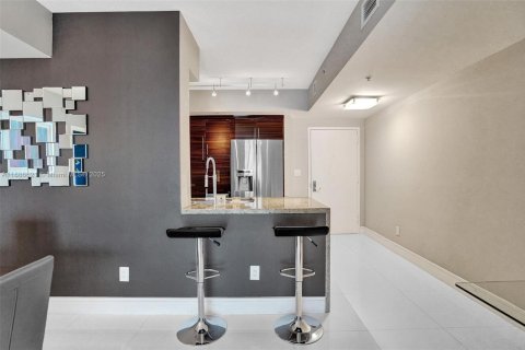 Купить кондоминиум в Майами, Флорида 2 спальни, 113.99м2, № 1933459 - фото 11