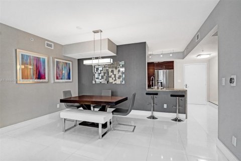 Купить кондоминиум в Майами, Флорида 2 спальни, 113.99м2, № 1933459 - фото 7