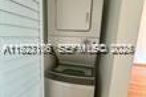 Copropriété à louer à Bay Harbor Islands, Floride: 2 chambres, 83.61 m2 № 1984378 - photo 12