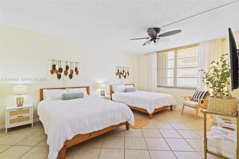 Condominio en venta en Hollywood, Florida, 1 dormitorio, 78.69 m2 № 2414212 - foto 14