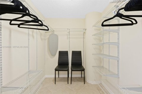 Condominio en venta en Hollywood, Florida, 1 dormitorio, 78.69 m2 № 2414212 - foto 18