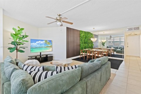 Condo in Hollywood, Florida, 1 bedroom № 2414212