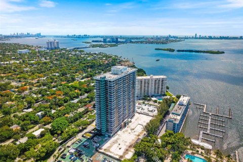 Condo in Miami, Florida, 2 bedrooms № 2178613 - photo 3