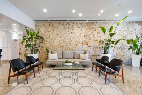 Condo in Miami, Florida, 2 bedrooms № 2178613 - photo 22