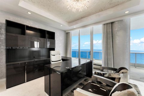 Condo in Miami Beach, Florida, 4 bedrooms  № 2056257 - photo 22