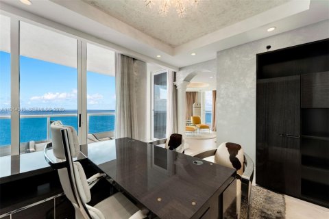 Condo in Miami Beach, Florida, 4 bedrooms  № 2056257 - photo 23