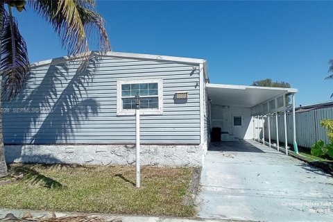 Квартира в Пемброк-Пайнс, Флорида 3 спальни, 137.03м2 № 2033429